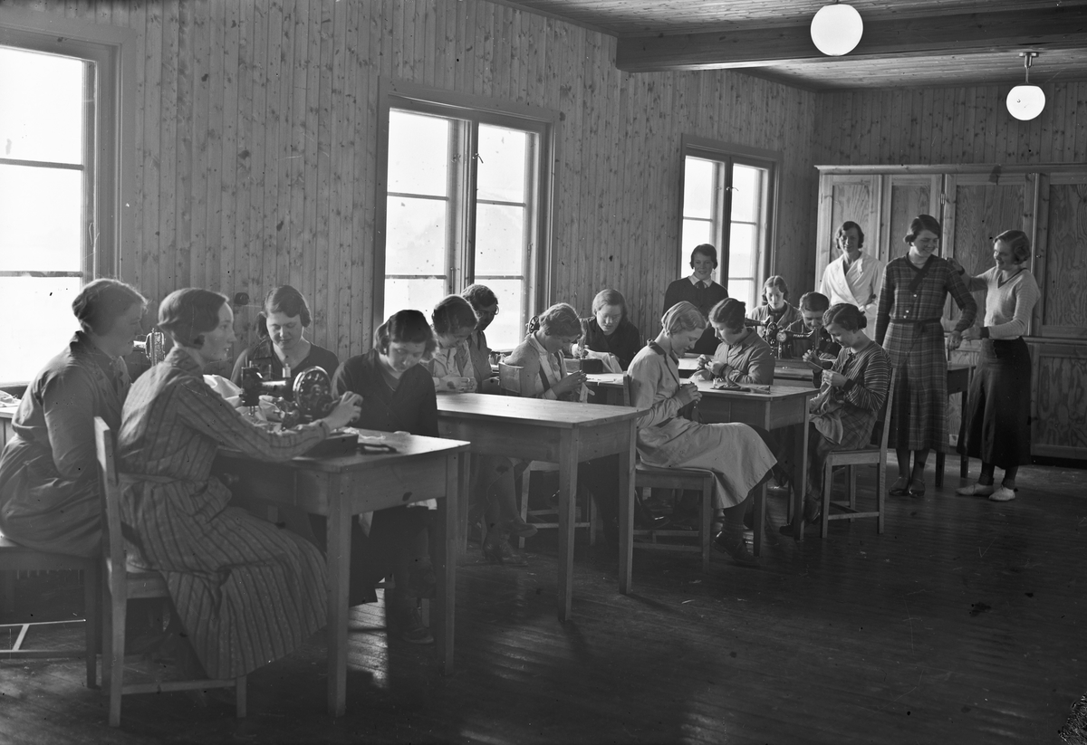 Jenteklasse - håndarbeid.