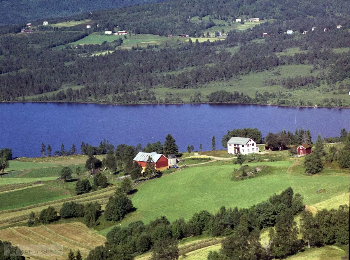 Fostervoll gård.