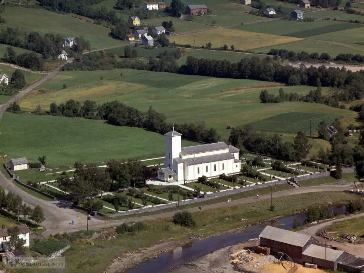 Eidsvåg Kirke, Kristian Myrvang/Johan Schei/ Martin Balstad