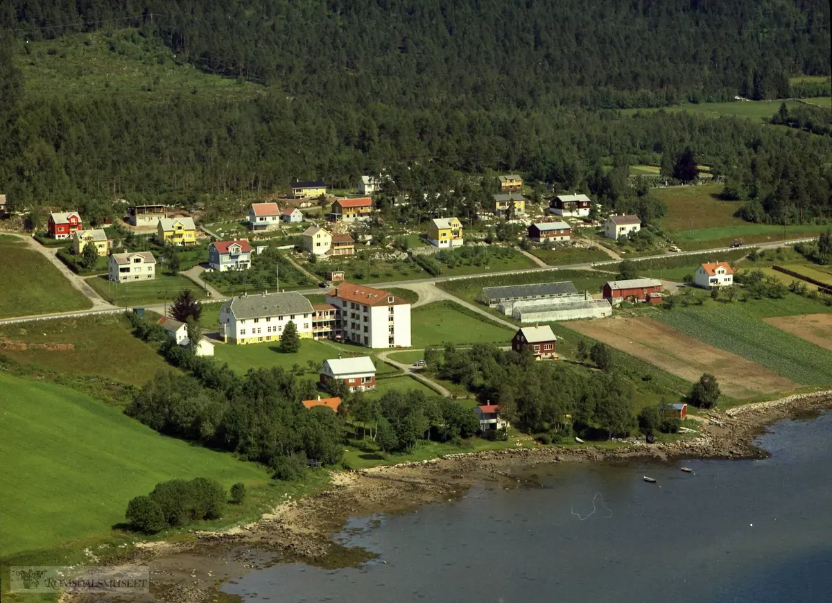 Røbek, Bolsøy Aldershjem. Åsland, Klara