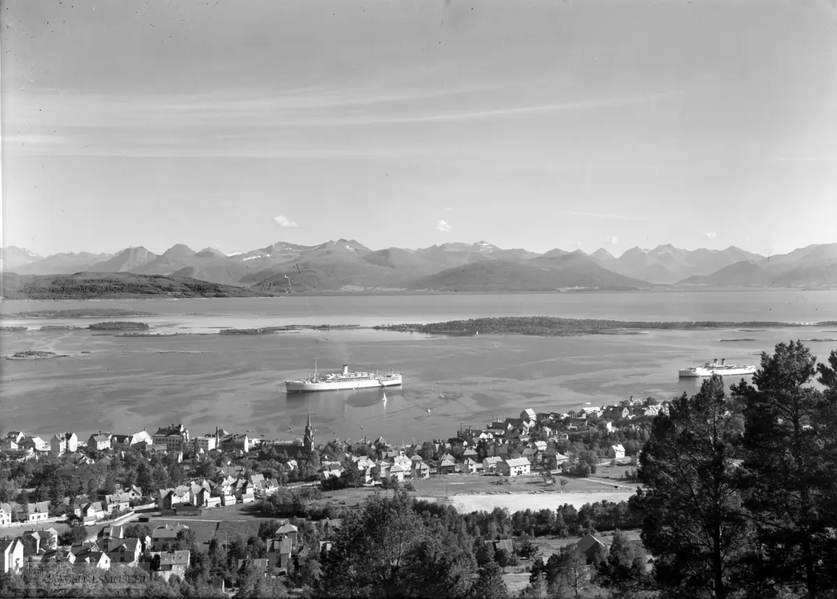 Molde by sett fra nord., "Orion" og ? fra Hatlelidhaugen.