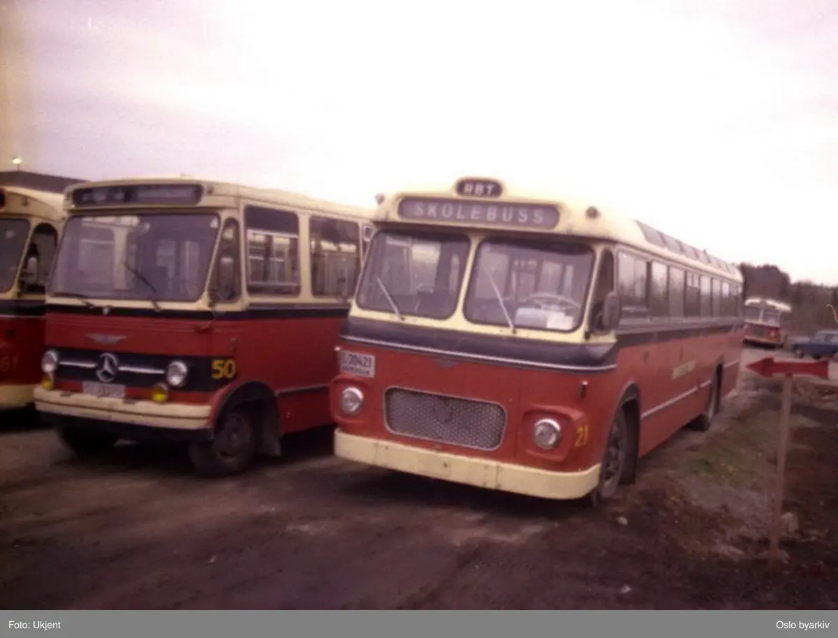 Busser, buss RBT nr. 21 og nr. 50.