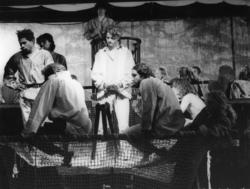 "Reise i nattens dyp", teaterforestilling av Rocco Petruzzi 