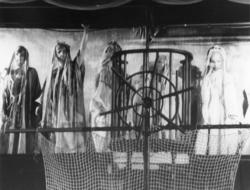 "Reise i nattens dyp", teaterforestilling av Rocco Petruzzi 