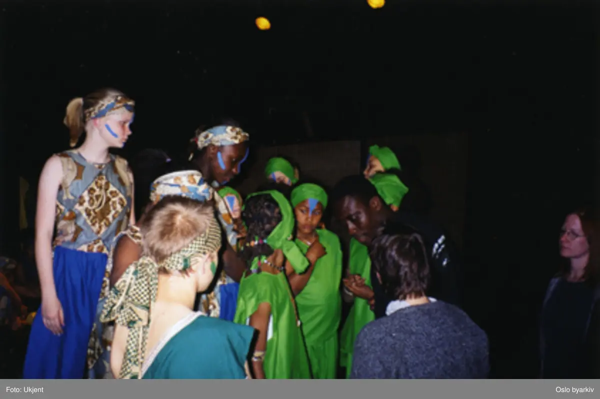 Barneteater. The Aboakyer Festival with Richard Danquah. Kontakt Nordic Black Theatre ved ev. bestilling av kopier.