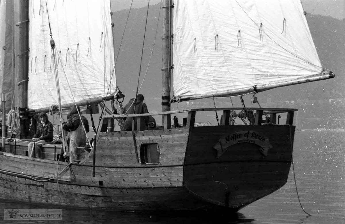 Hjertøyseilasen 1983. M/K "Koffen af Hansø" på Moldefjorden under Hjertøyseilasen 1983. ..