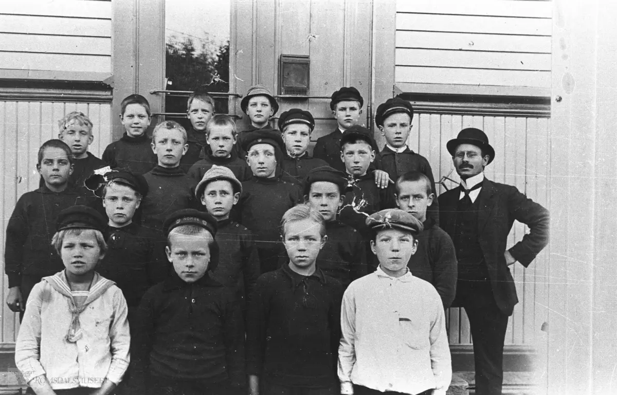 Skoleklasse i Molde i 1920.