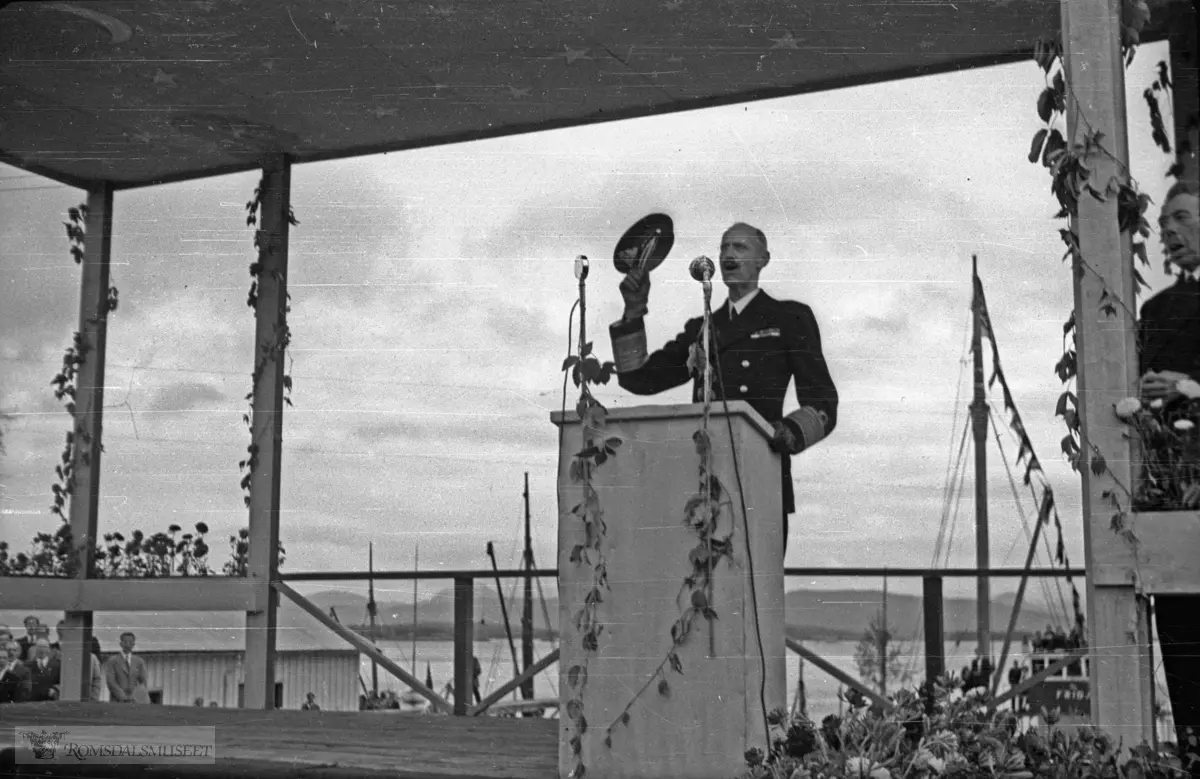 Kongebesøk i Molde 26.08.1945..(se Oddbjørn Harnes: Med Kongefamilien gjennom Romsdal, 1906-1982 side 88-97)