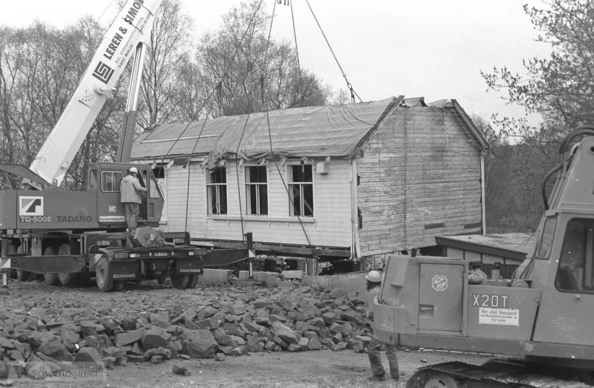 Skjærslia ved Skjerså. Soar bedehus. gnr 44. bnr3.(se Romsdalsmuseets årbok 1992, side 41)