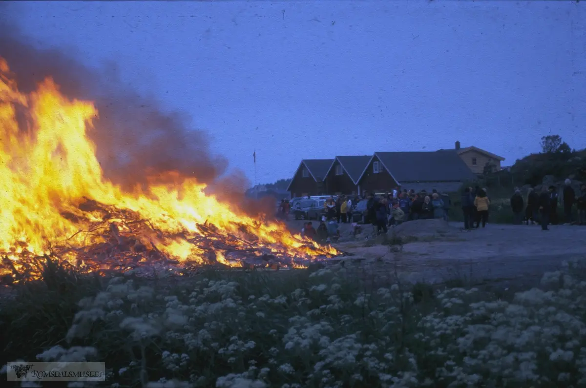 St.Hans på Bud småbåthavn.