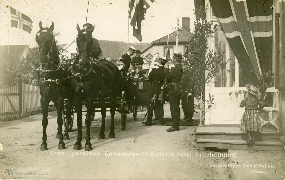 Fra Kroningsreisen i 1906..Ankomsten til Victoria Hotel Lillehammer.