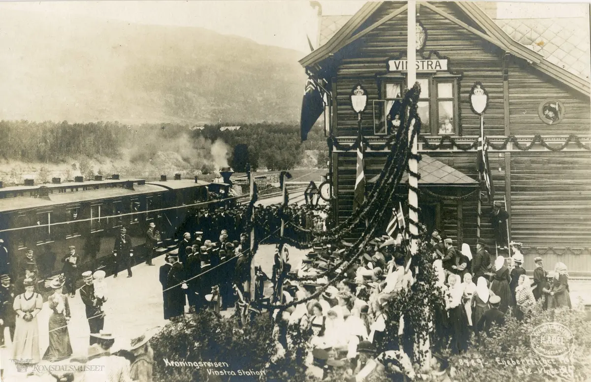 Fra Kroningsreisen i 1906..Vinstra stasjon.