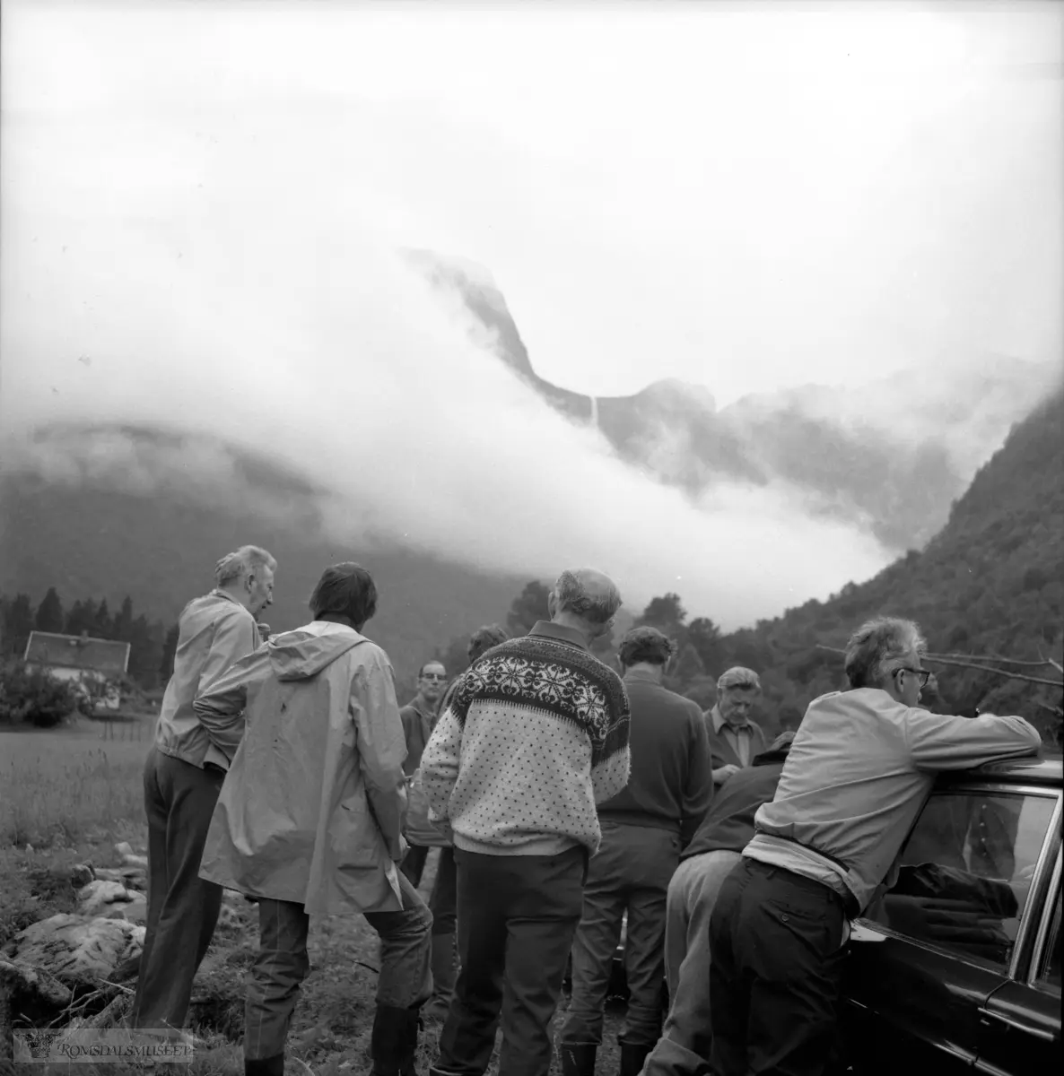 Gryttenskjønnet i Mardalen i 1974. Finnsetlia, vegbygging.