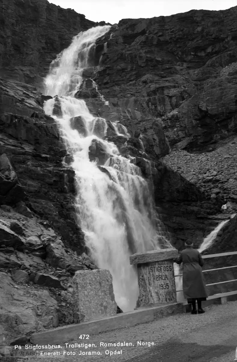 "Stigfossen sett fra brua"."Stigfossbrua, Trollstigen".