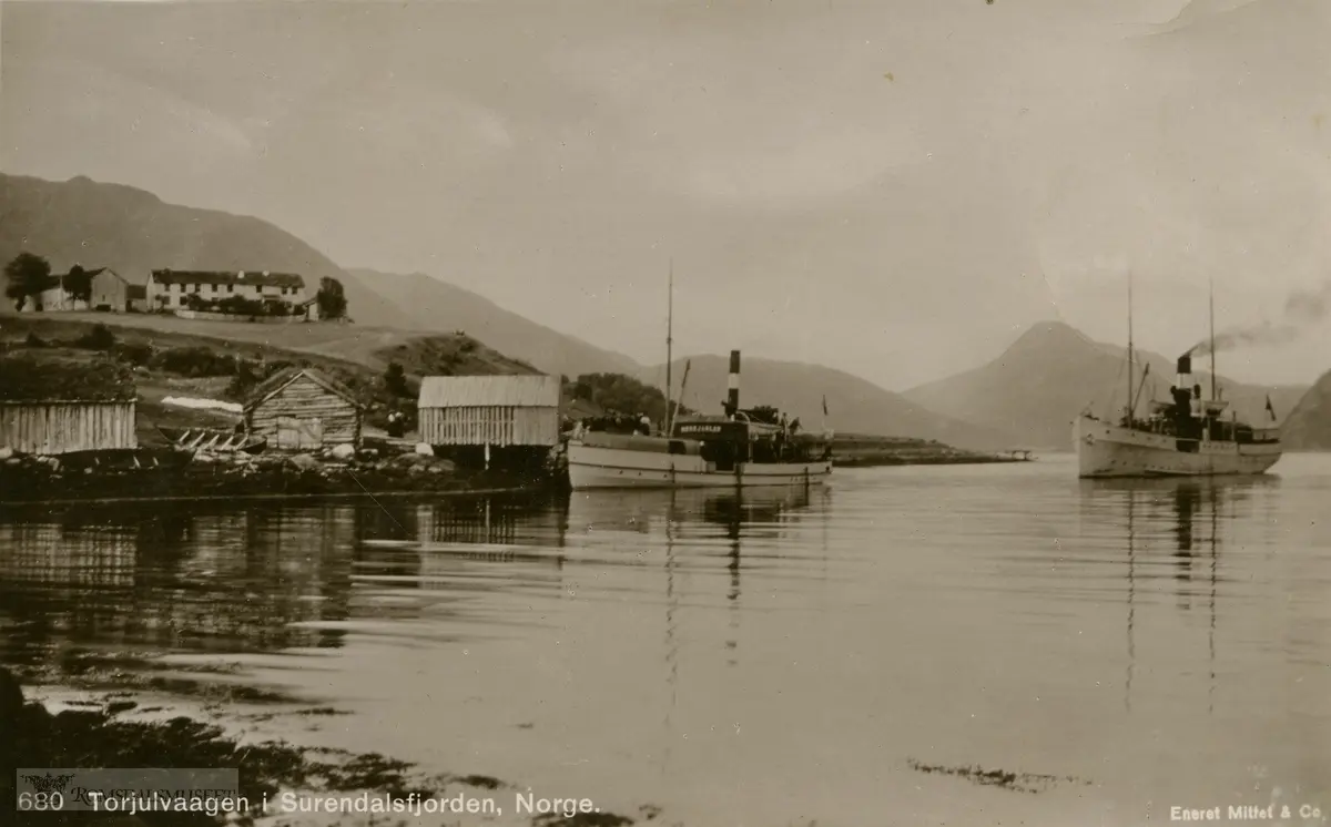 Torjulvågen i Surendalsfjorden.