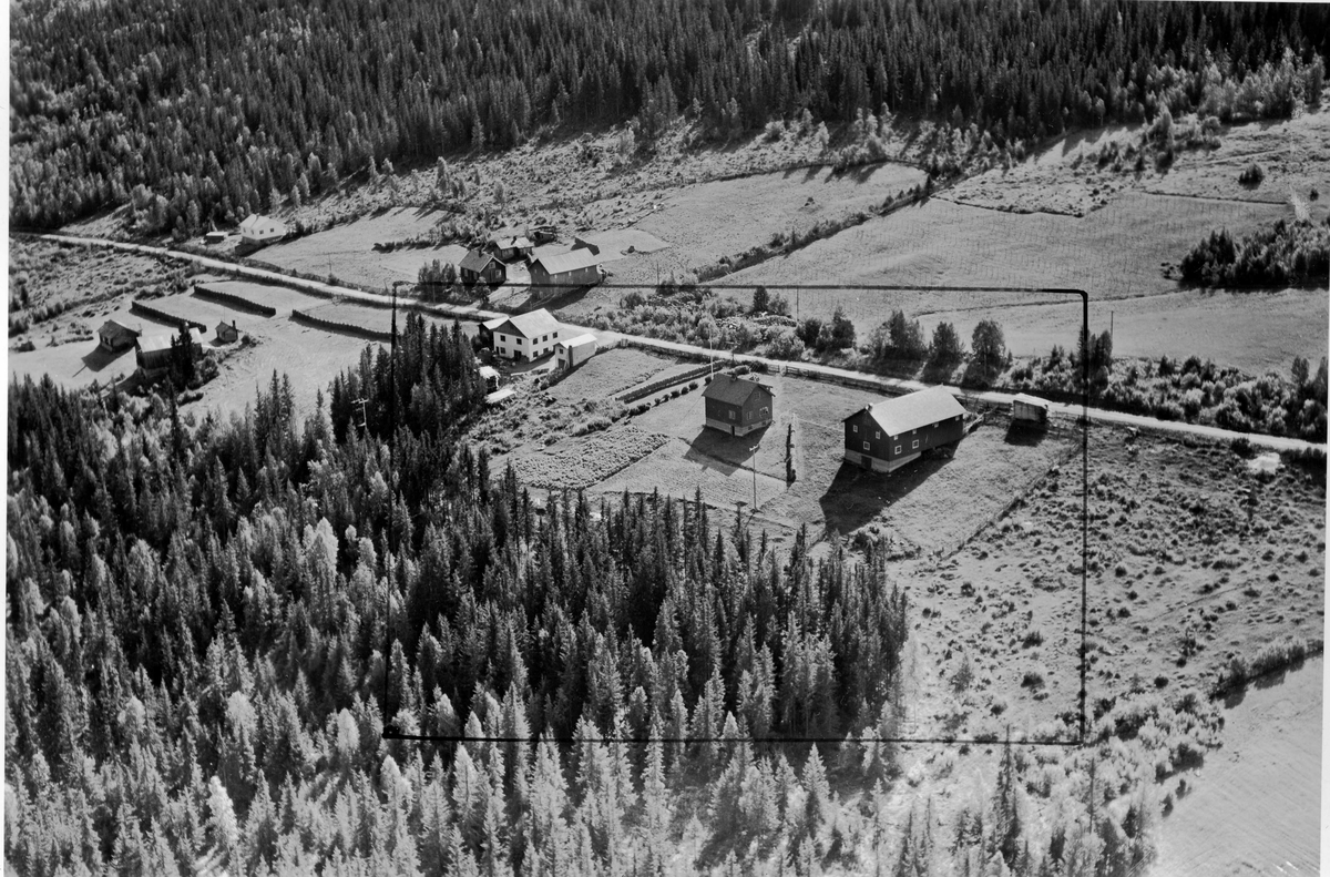 Flyfoto av Haugstadbråten, Granstad, Bekketun og Turibråten.