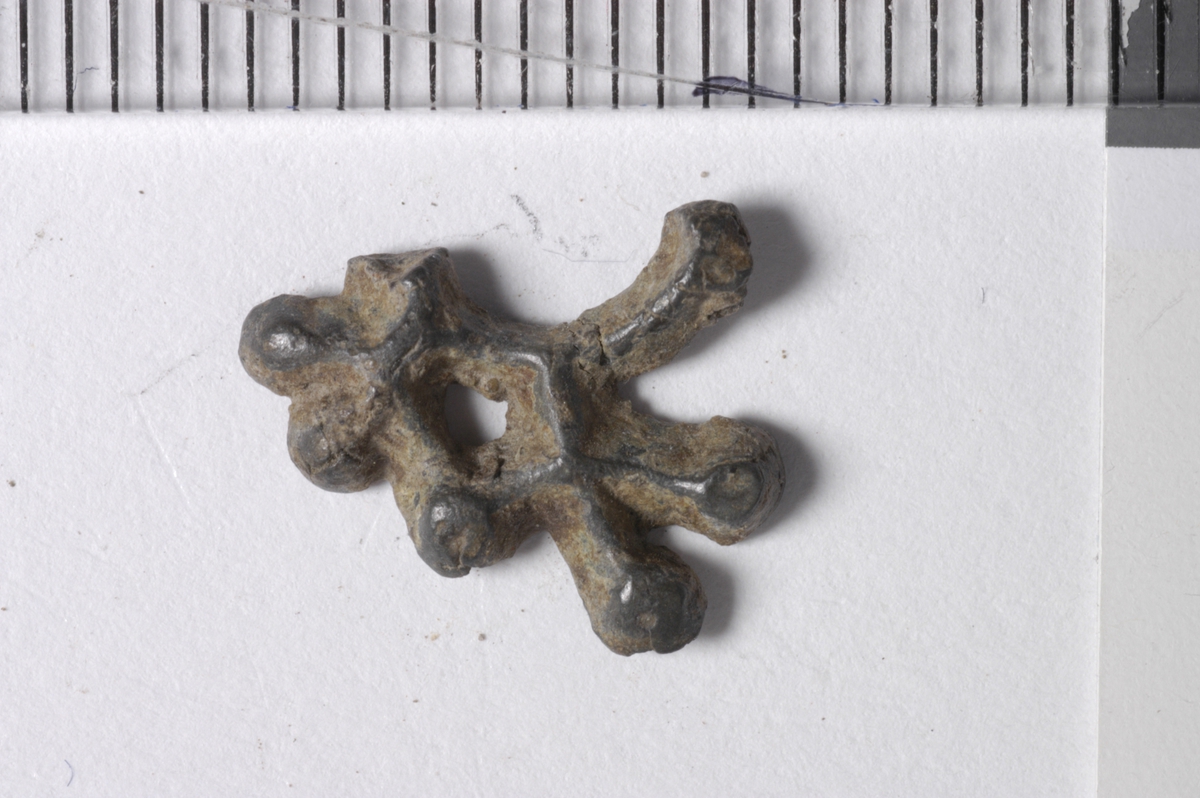 MALV: ST. L. 12 MM, ORN. DETALJ. FRAGMENT. 