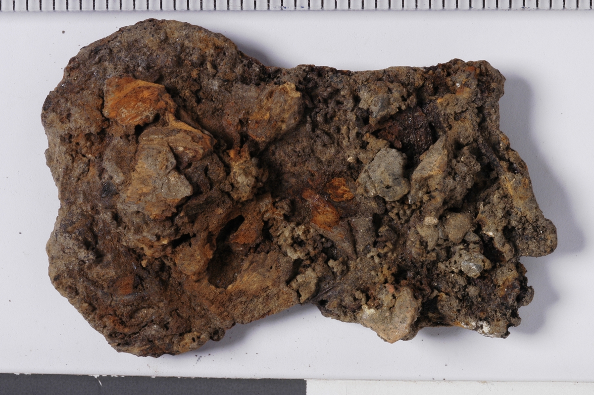 MÅL: L. 3, 7 CM B. 2, 5 CM