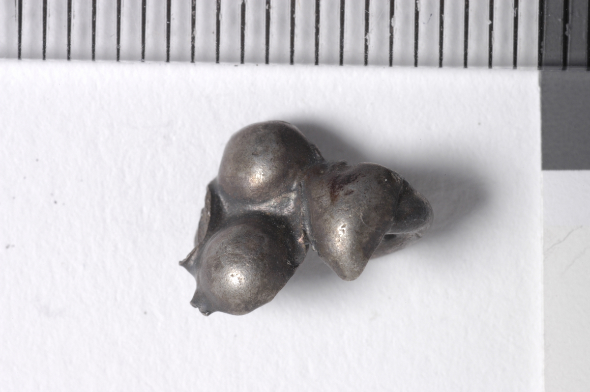 MALV: ST. M. 11 MM, FRAGMENTARISK - PRYDHEKTE. SE TEGNING S. KRAFT M. 1933 M. 8