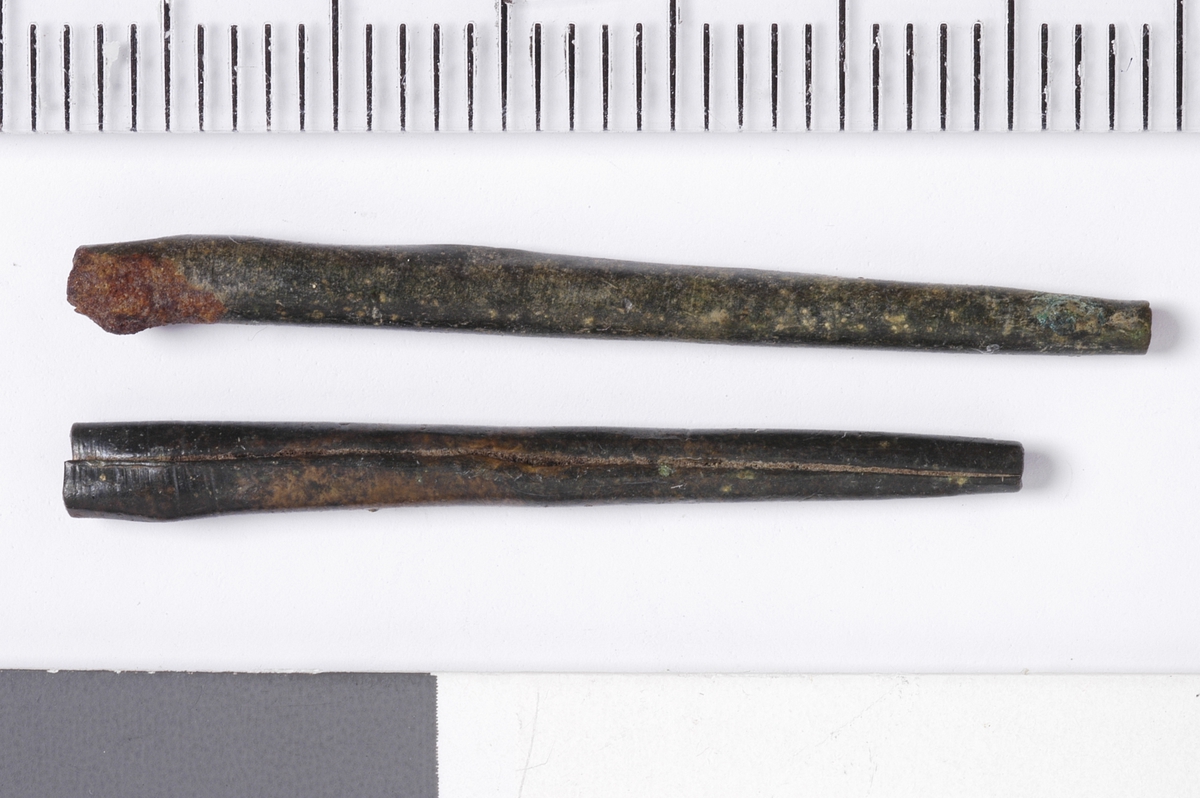 MÅL: A:L. 3, 1 CM B:L. 2, 8 CM