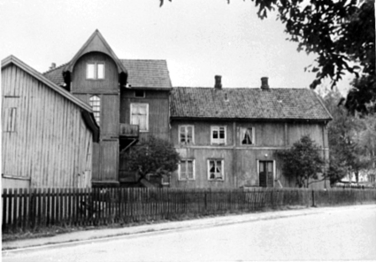 Hamar, Vestbyen, Bays gate 1, Franggården, bolig