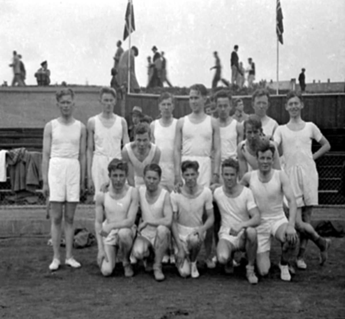 14 FRIIDRETTSUTØVERE, STEVNE, HAMAR STADION
