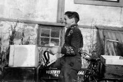 Hamar, Grønnegata 144, Vestbyen kolonial, ukjent visergutt m