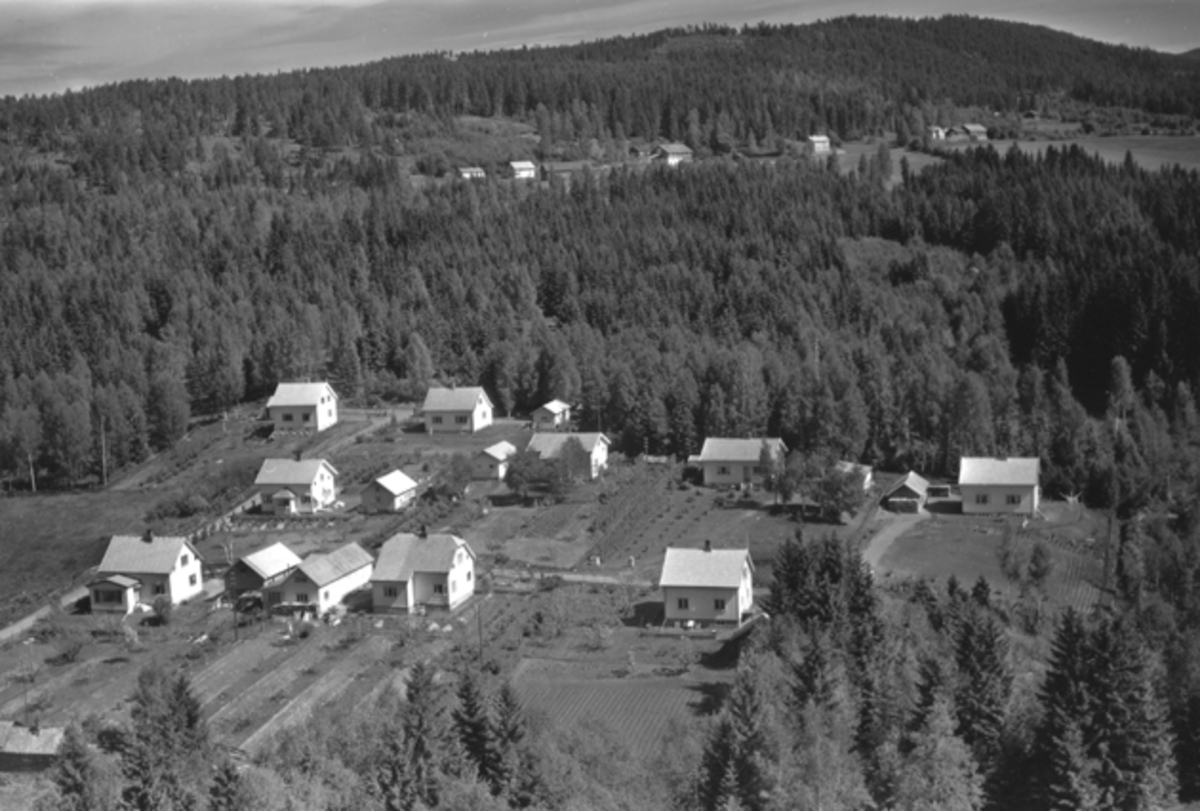 Flyfoto av ukjent bebyggelse, Moelv, Ringsaker.