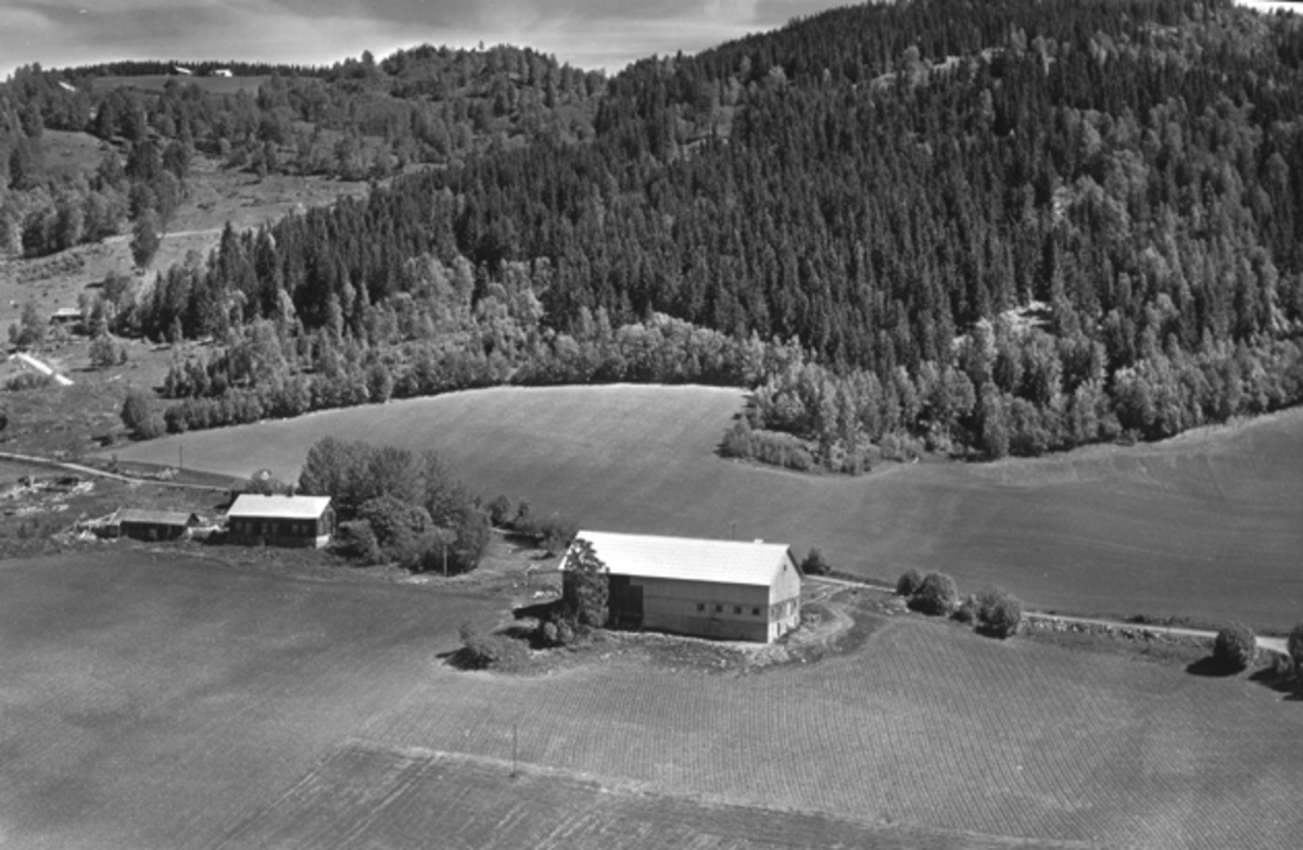 Flyfoto av Sørum gard, Brumunddal.