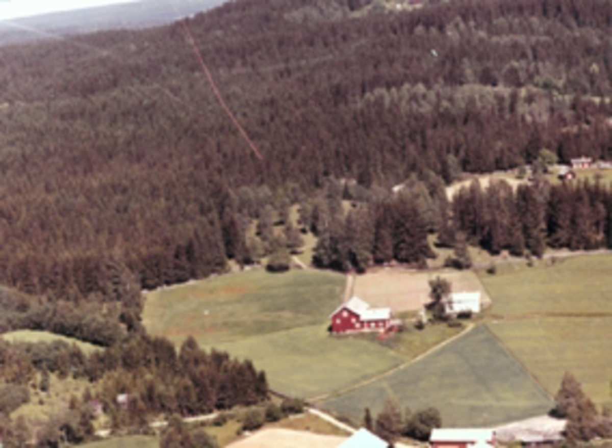 Flyfoto av Rønningsbakken, Furnes, Ringsaker.