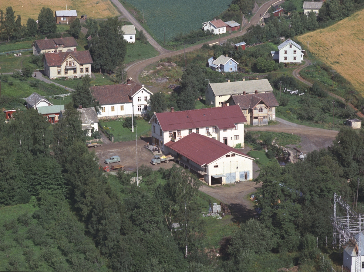Flyfoto, Byflaten, Veldre samvirkelag, bebyggelse, Veldre, Ringsaker.