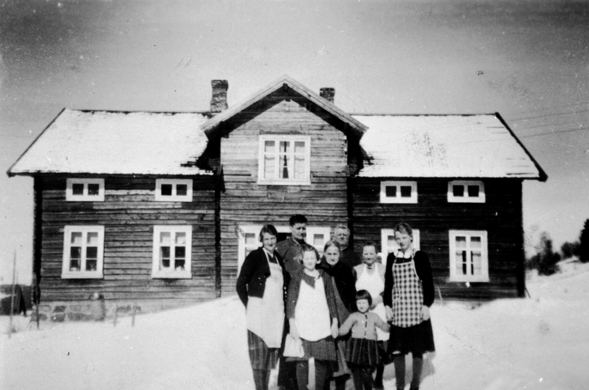 Familien Aasen, hovedbygningen, Dagfinnåsen, Aasen øvre, Åsmarka, Ringsaker.