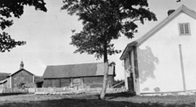 DEN GAMLE HOVEDBYGNINGEN, LÅVE, NÅ REVET, STABBUR, SKJESET ØVRE, SKJESET ØSTRE