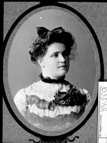 PORTRETT: KAREN BERG FØDT: GRANLI 1884, I AMERIKA, GRANLI UNDER SKRÅSTAD 