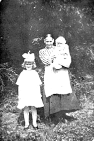 GRUPPE: 3, AGNETE GRANLI MED BARNA OLINE GRANLI, LILLY GRANLI, GERD GRANLI