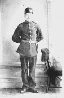 JOHANNES JØRGENSEN MAURUD, FØDT: 19. 08. 1879, I UNIFORM, TROLLDALEN UNDER TOMTER