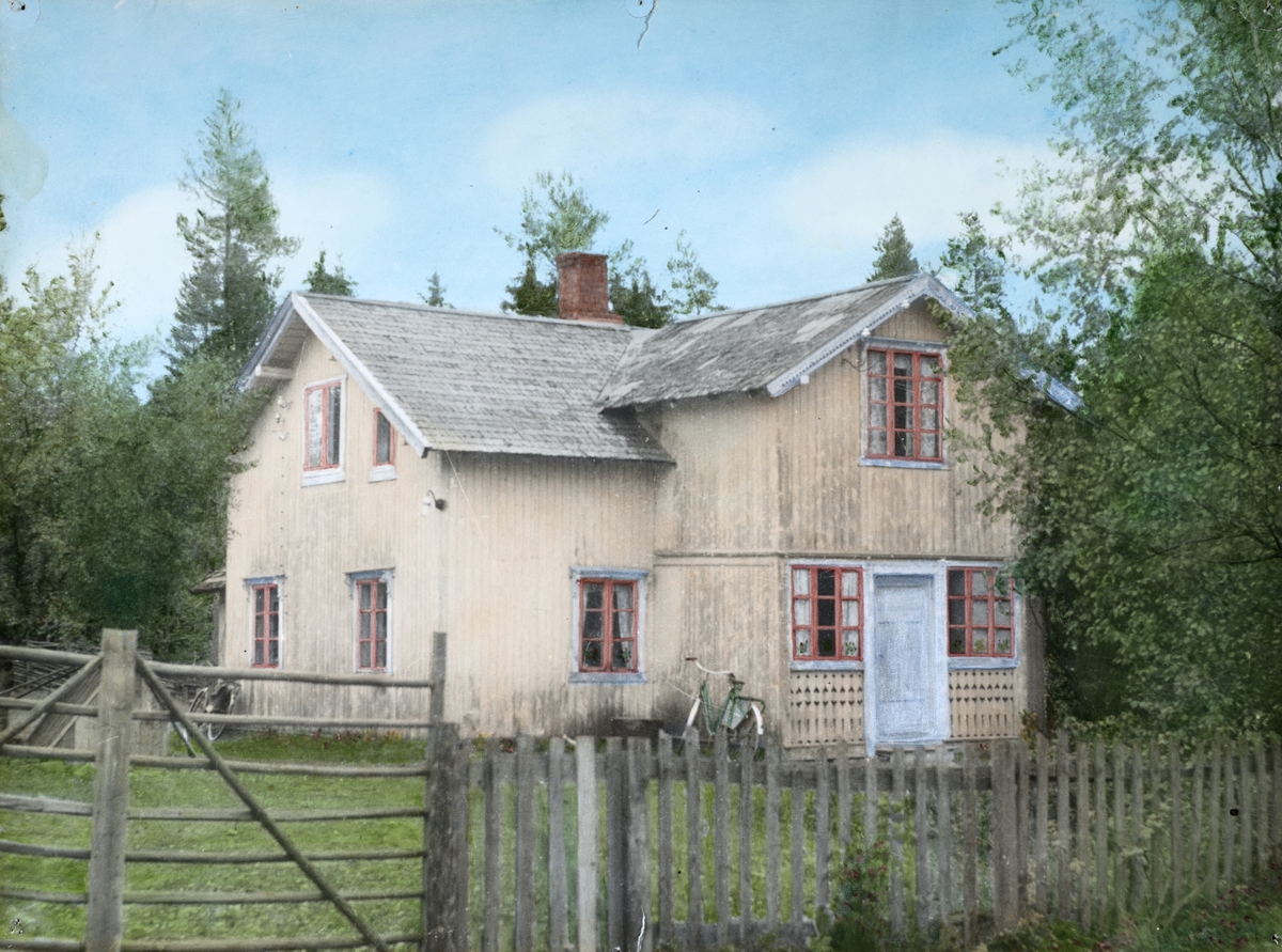 Lundal unna Kartomten, Vang H. 114-26. Håndkolorert fotografi. 