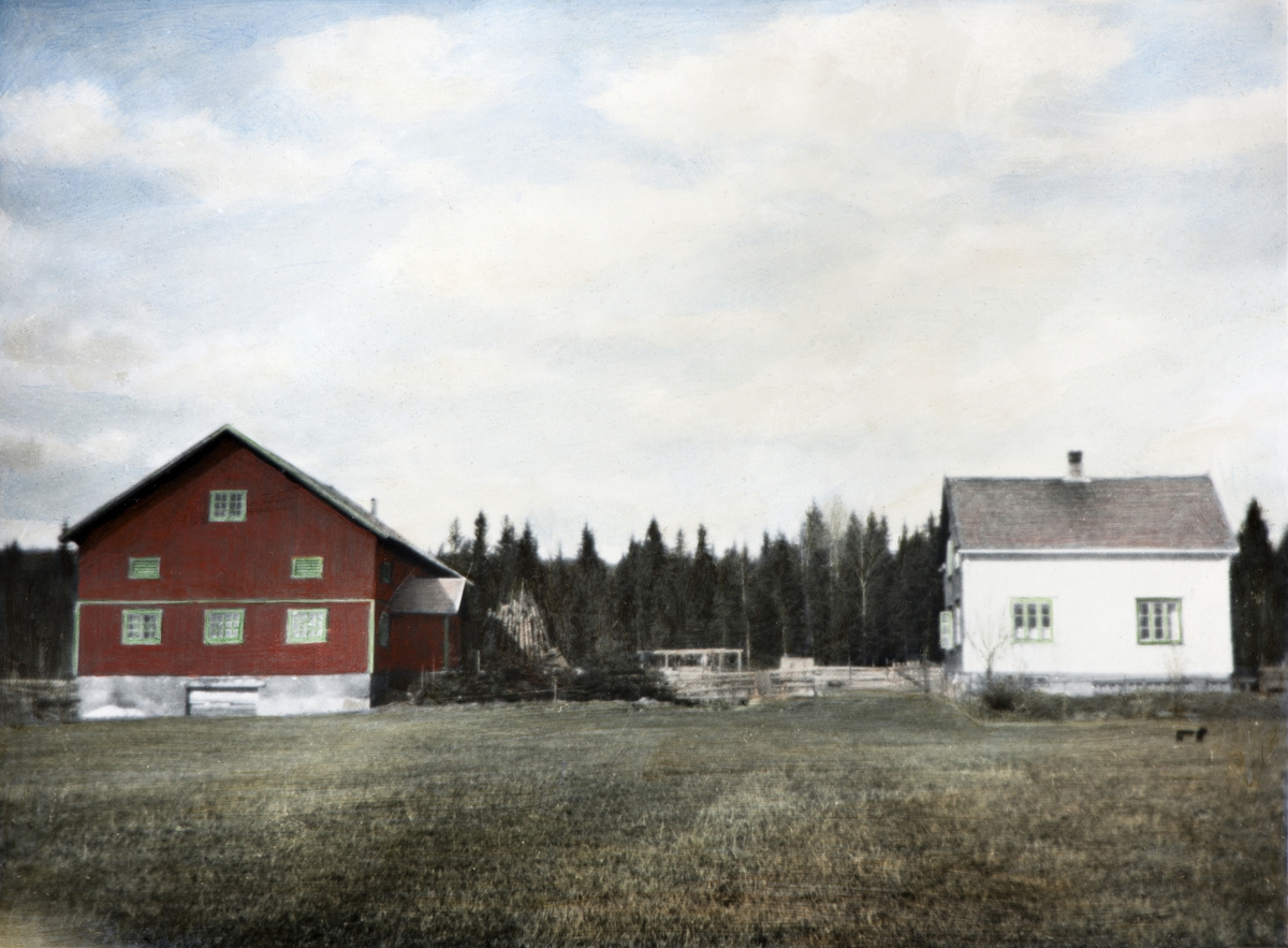 Bureisningsbruket Røystad (16/9) på 1950-tallet. Håndkolorert bilde. 