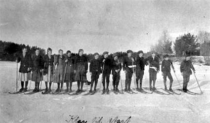 GR: 14 SKOLEELEVER, OPPEGÅRD SKOLE, SKITUR, GEITHOLMSJØEN, VINTER, NR. 3 V:NARVIN NØKLEBY, LØTEN