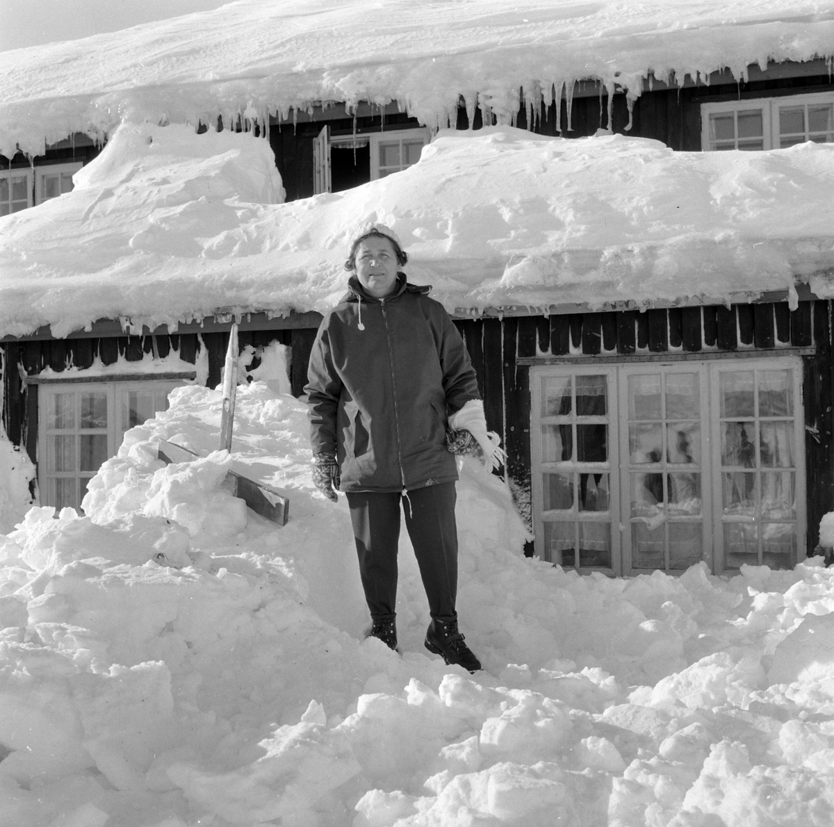 Petra Skjegstad, vinter, nedsnødd bygning, snøvinter.