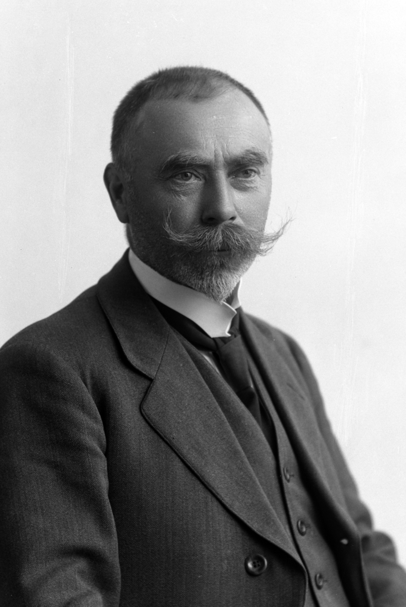 Anton Øhre var amatørfotograf ca. 1894-1902, og deler av glassplatesamlingen hans er bevart ved Fotoavdelingen ved Anno Domkirkeodden.