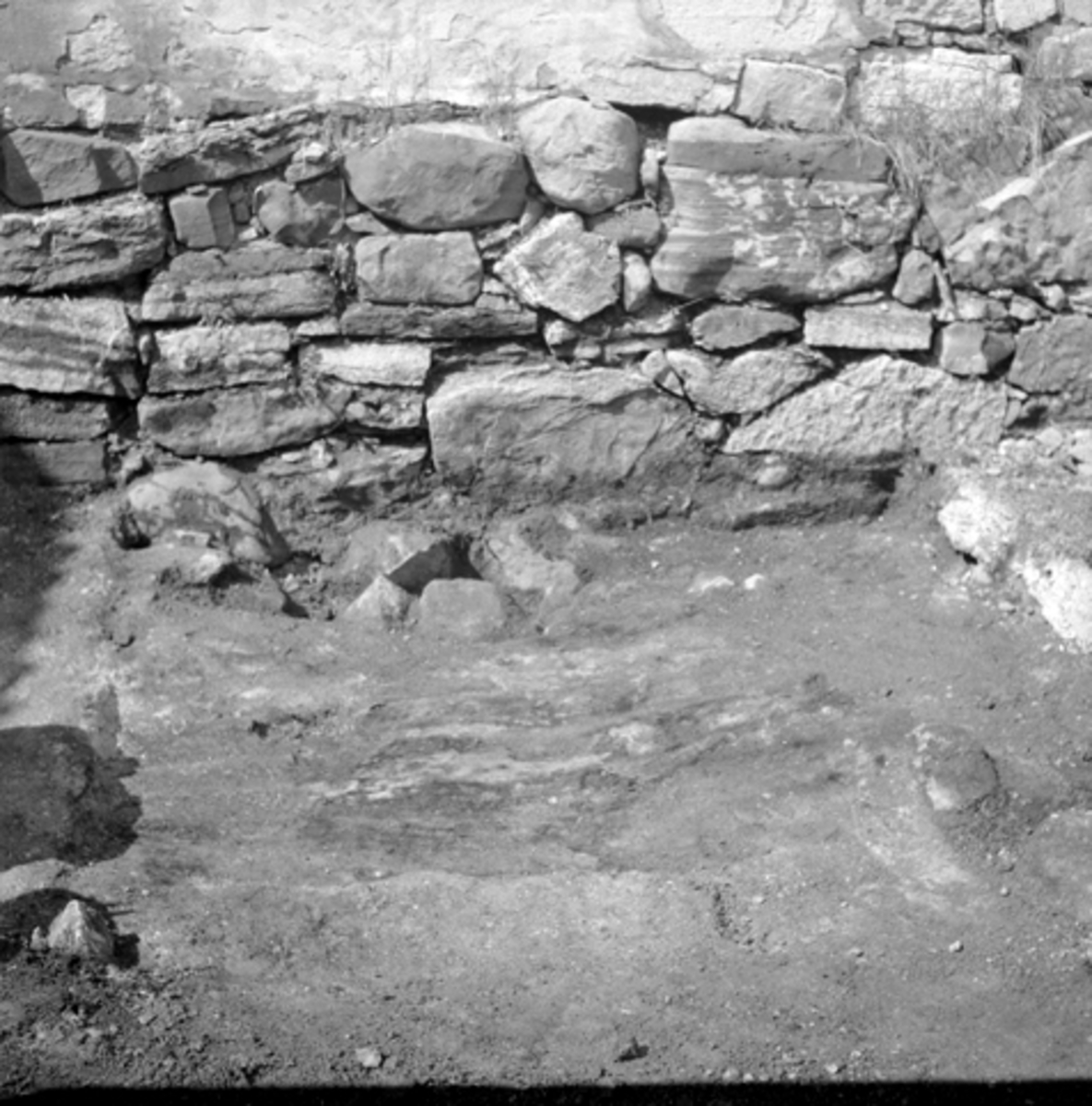 Hamar, Storhamar gård, Storhamarlåven, Hamarkaupangen, Arkeologiske undersøkelser i Hamar bispegård 1961, HKR 300