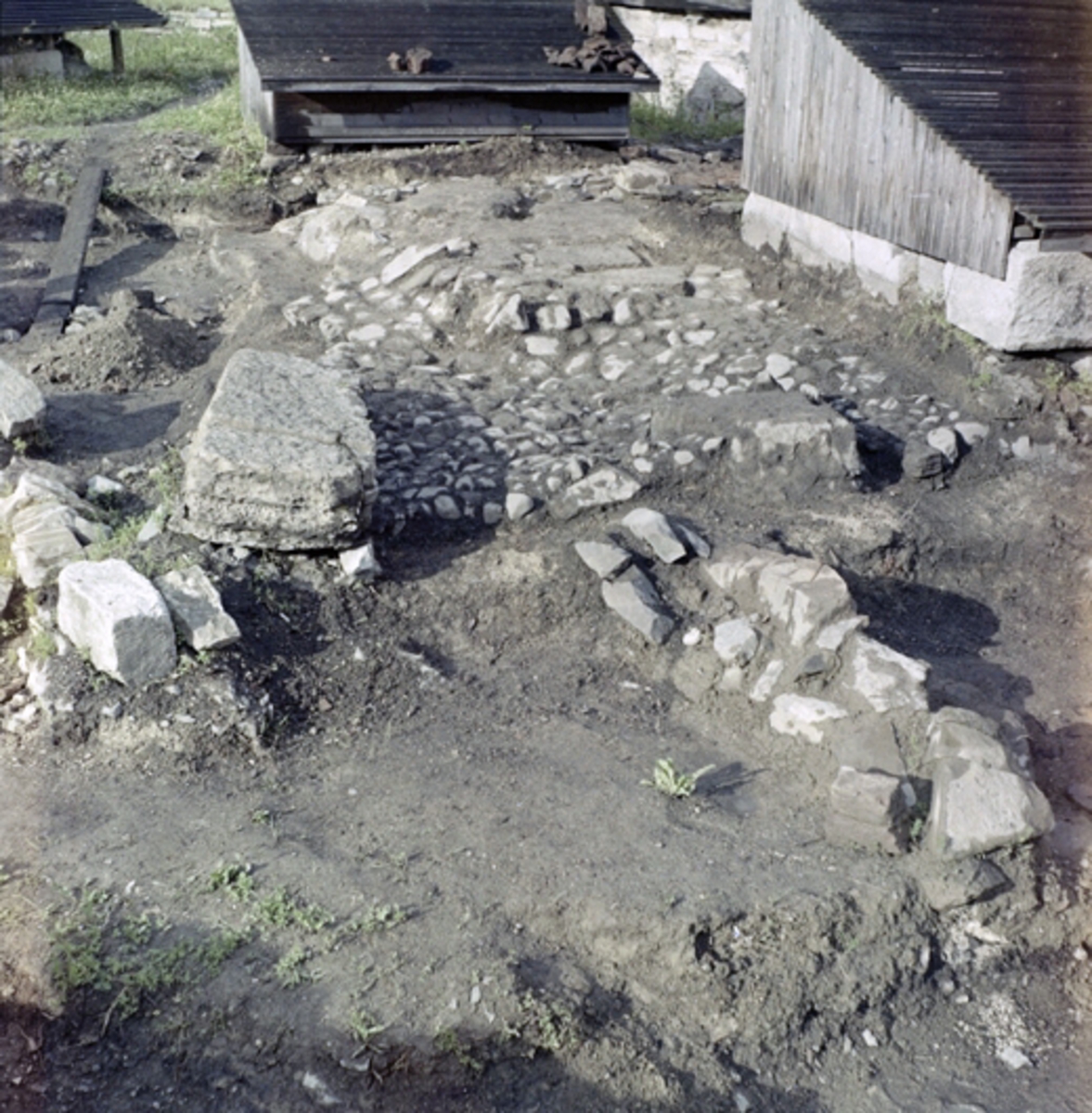 Hamar, Storhamar gård, Storhamarlåven, Hamarkaupangen, Arkeologiske undersøkelser i Hamar bispegård 1962,  