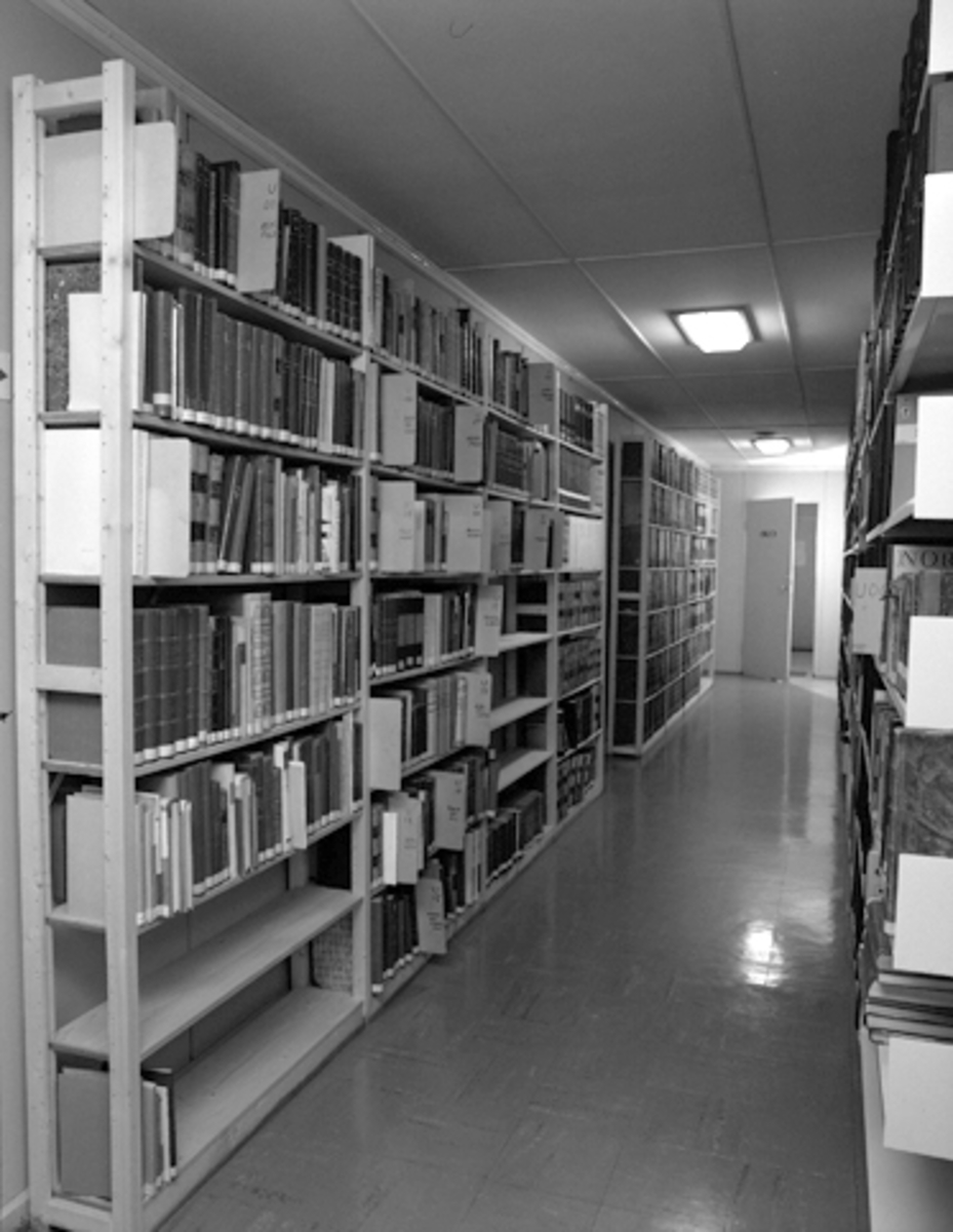 Statsarkivet i Hamar hadde lokaler Strandgata 71. fra 1958 til 1991, i "Casa Blanca" på Stortorget, biblioteket,