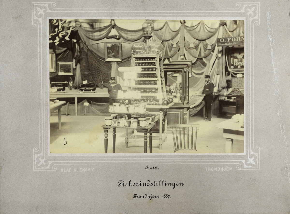 9 fotografier fra Fiskeriutstillingen i Trondhjem 1887.