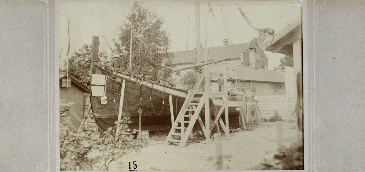9 fotografier fra Fiskeriutstillingen i Trondhjem 1887.