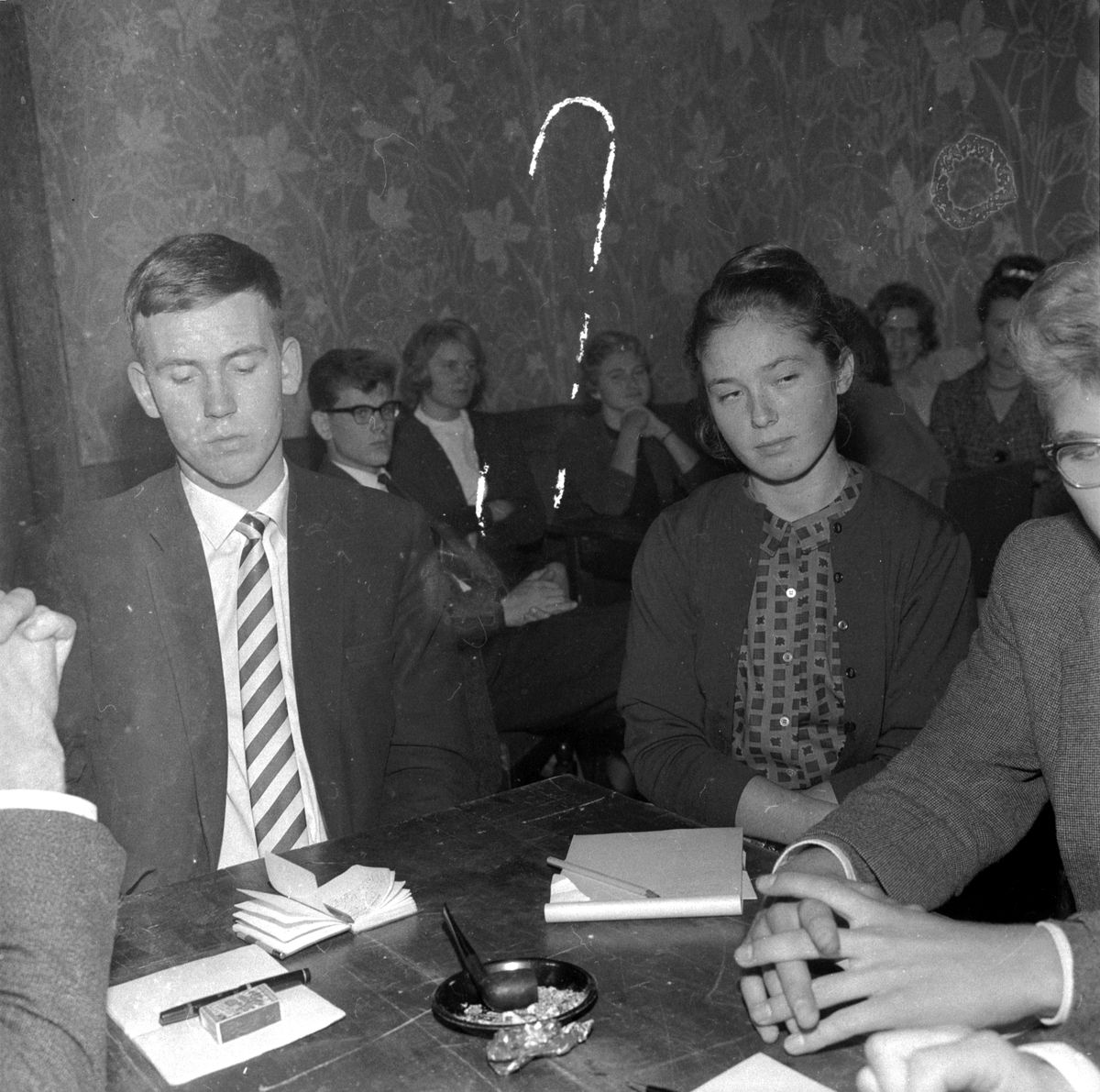 ASBJØRG SOLVIK I MIDTEN. DE ANDRE UKJENTE. FOTO:EGIL M. KRISTIANSEN 