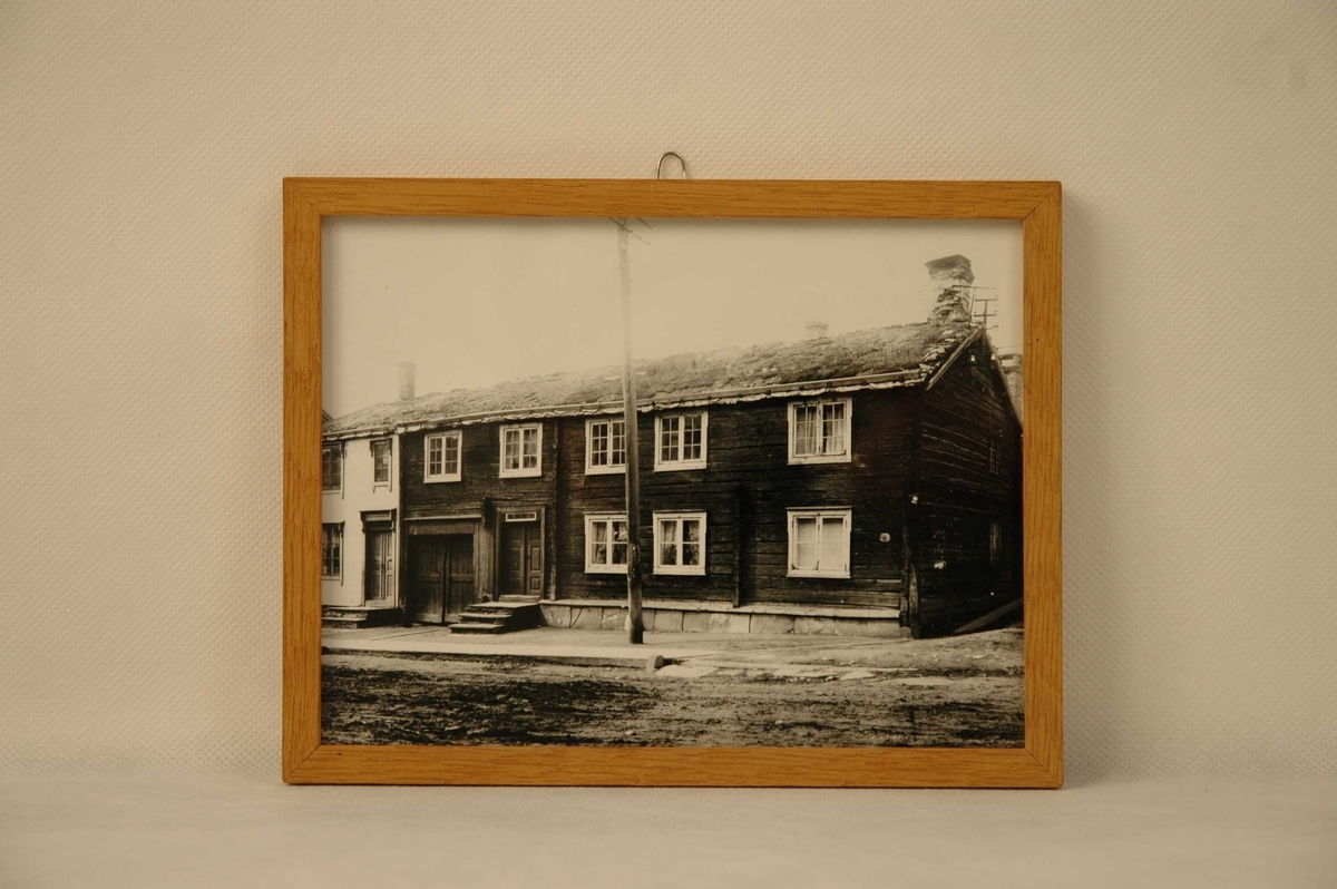 Per-Amundsagården i Bergmannsgata på Røros i 1925.