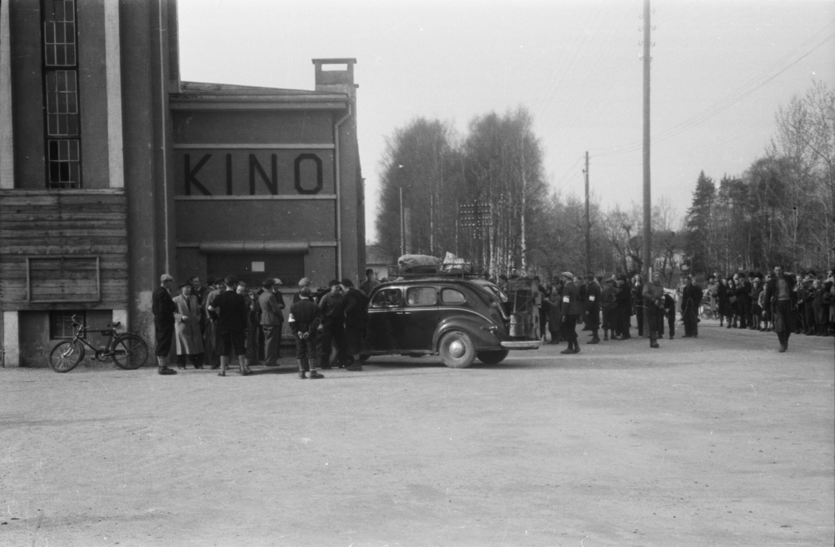 Hjemmefrontsoldater og sivilbefolkning ved Messehallen