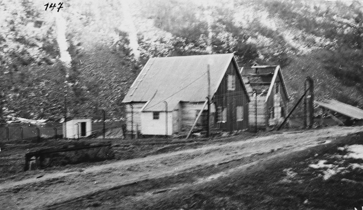 Husbygging på Norzink-anlegget.